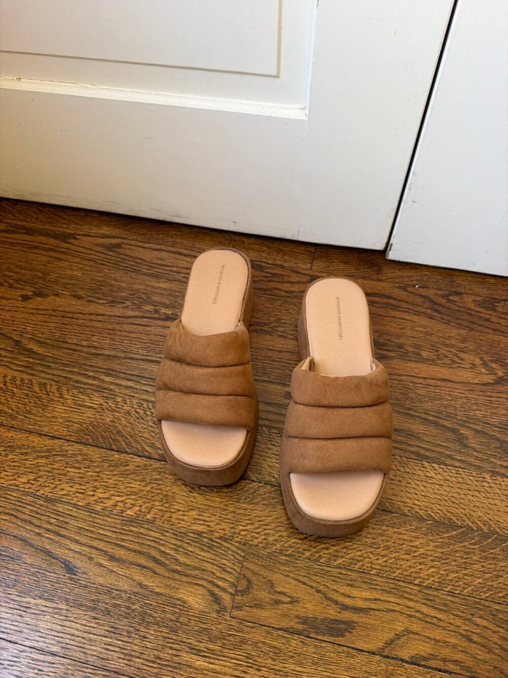 Amazon Essentials Brown Platform Slide Sandals — Size 8, Puffy Strap